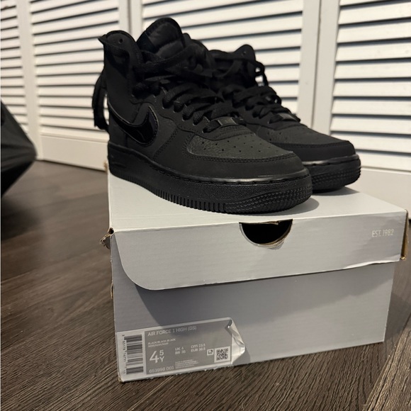 Nike Kid’s Air Force High LE – All Black - Main Image
